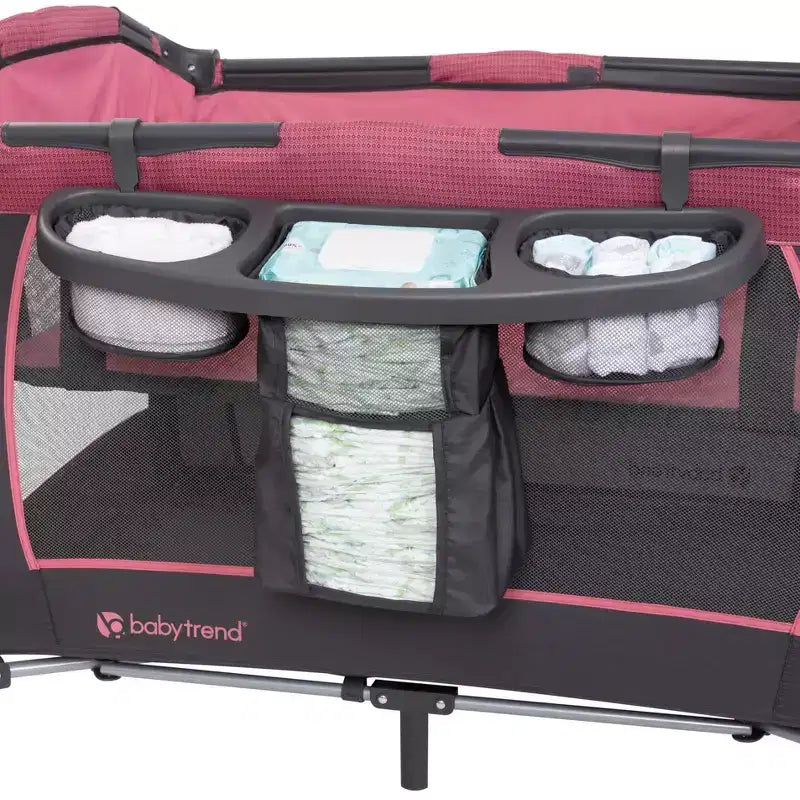 Baby Trend Lil Snooze Deluxe III Parc de jeu pour jumeaux - Cozy Berry : Matelas en mousse, Cadre en métal, Capacité de 13,6 kg
