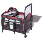 Baby Trend Lil Snooze Deluxe III Parc de jeu pour jumeaux - Cozy Berry : Matelas en mousse, Cadre en métal, Capacité de 13,6 kg