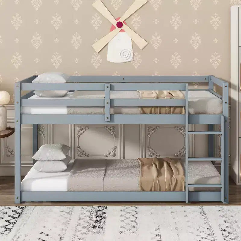 Whisen 77.3L x 43.8W Lit superposé jumeau en bois massif avec échelle, avec plate-forme de lattes renforcées