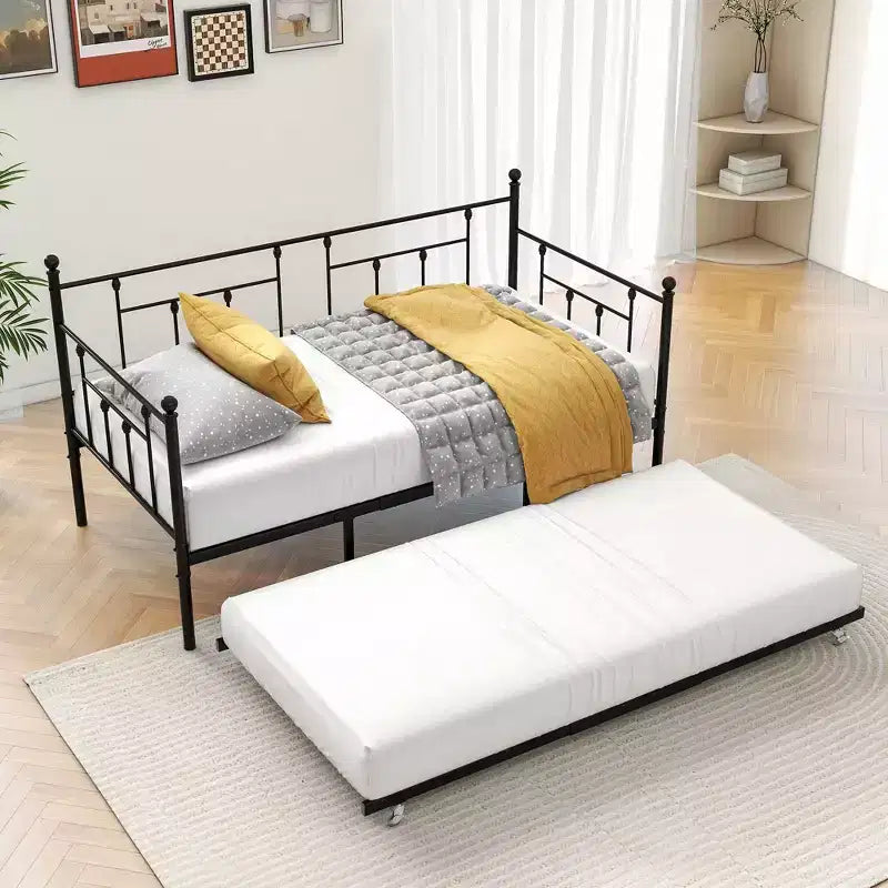 Lit de repos double victorien noir avec lit gigogne, canapé-lit pour chambre d'amis ou salon