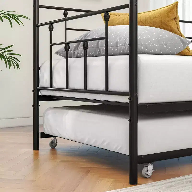 Lit de repos double victorien noir avec lit gigogne, canapé-lit pour chambre d'amis ou salon