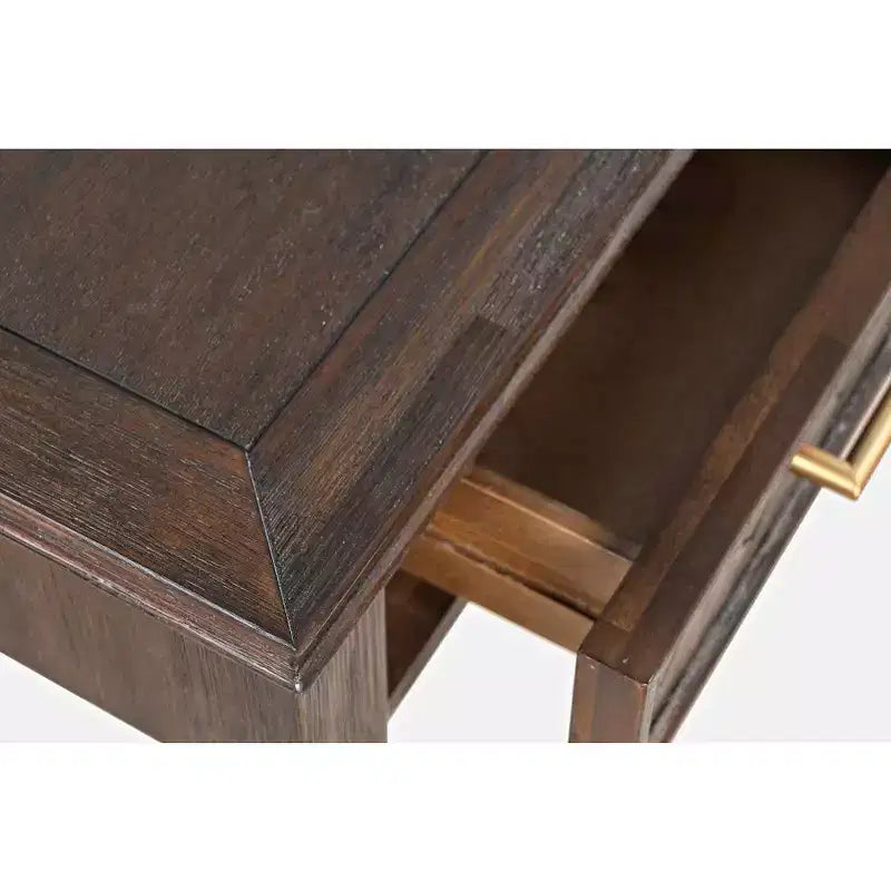 Bureau Jofran, Gramercy Mid-Century Modern avec motif chevron, trois tiroirs et recharge USB