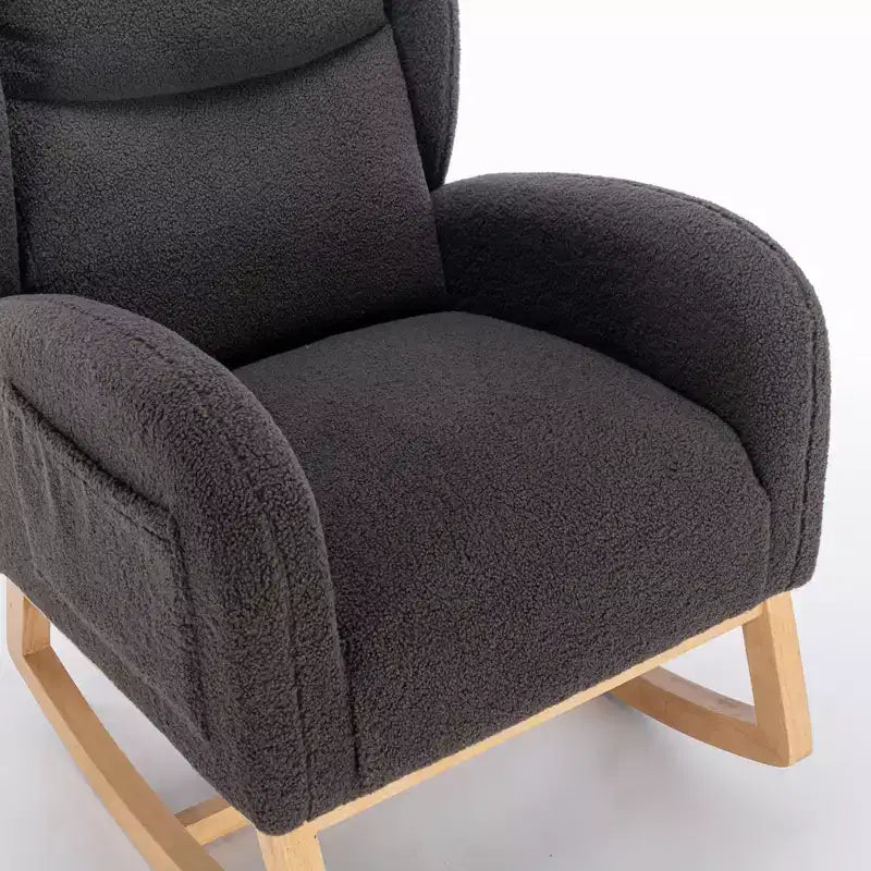 Fauteuil à bascule en tissu Teddy avec pieds en bois de hêtre, ivoire