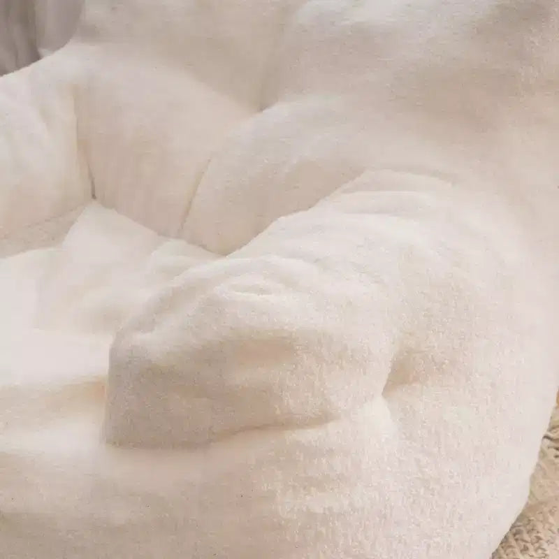 Pouf Poire en Tissu Peluche Touffeté en Mousse et Tissu Peluche Blanc Ivoire