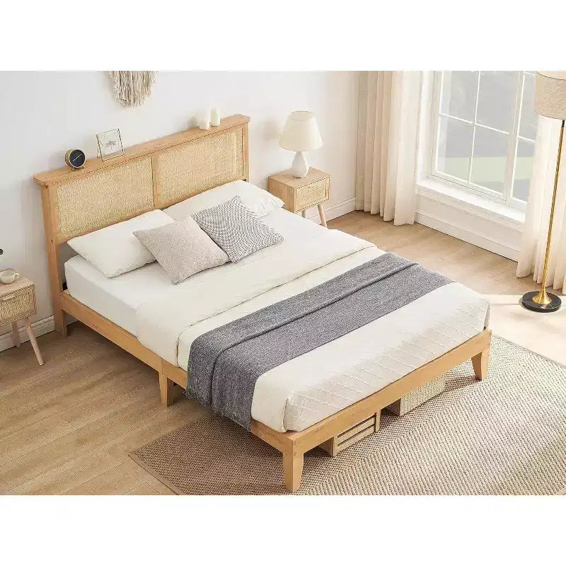 Cadre de lit double 12,4 pouces de luxe en bois massif avec tête de lit en rotin naturel, lumières LED, silencieux, sommier tapissier, pas besoin de sommier à ressorts
