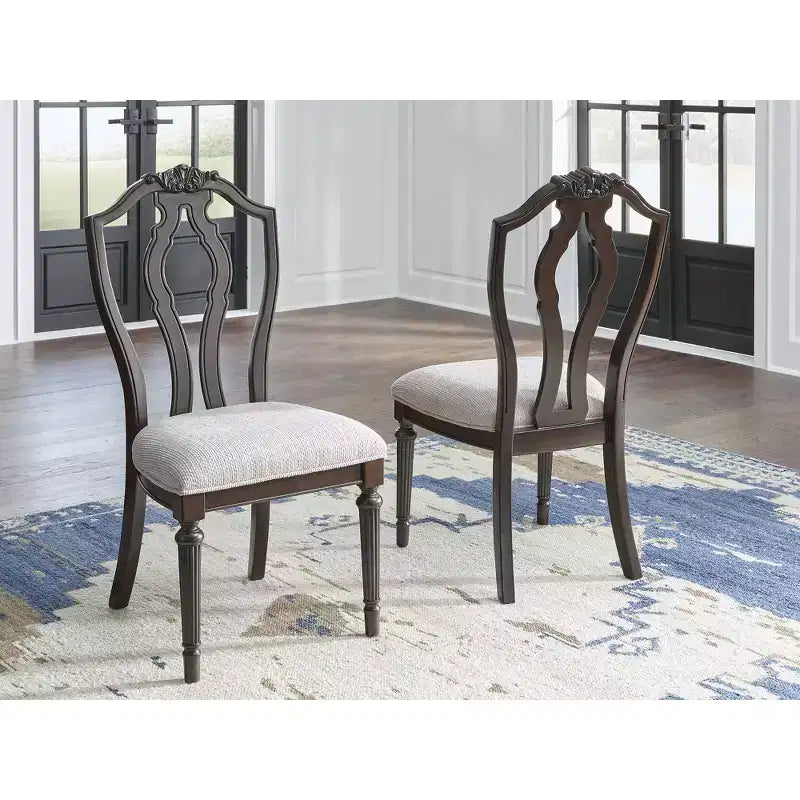 Signature Design by Ashley Lavinton Chaises de salle à manger traditionnelles rembourrées - Tan (Lot de 2)