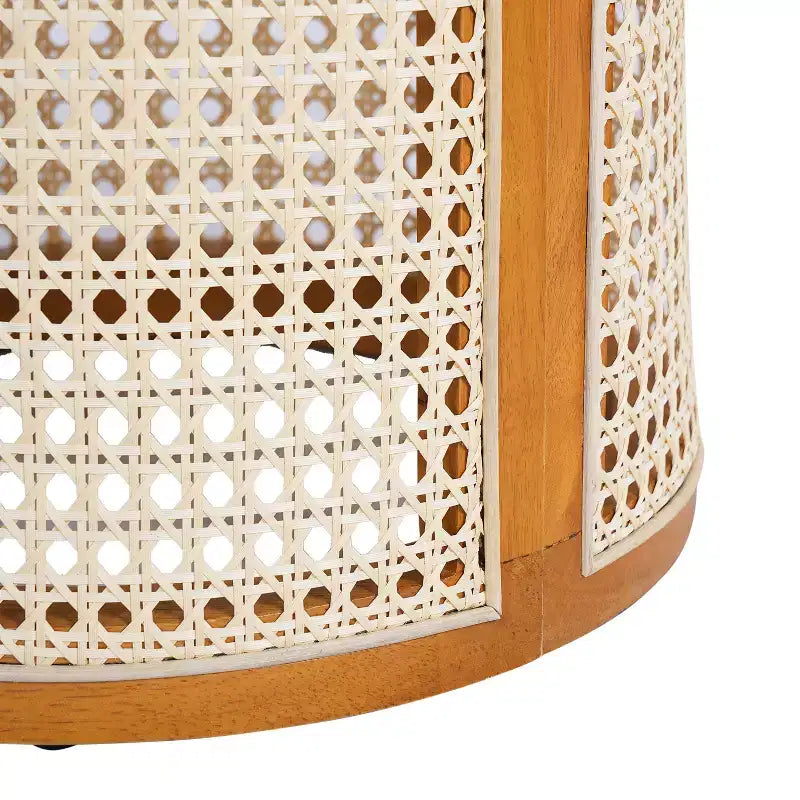 Table d'appoint ronde Orvian moderne en hévéa creux et rotin Christopher Knight Home