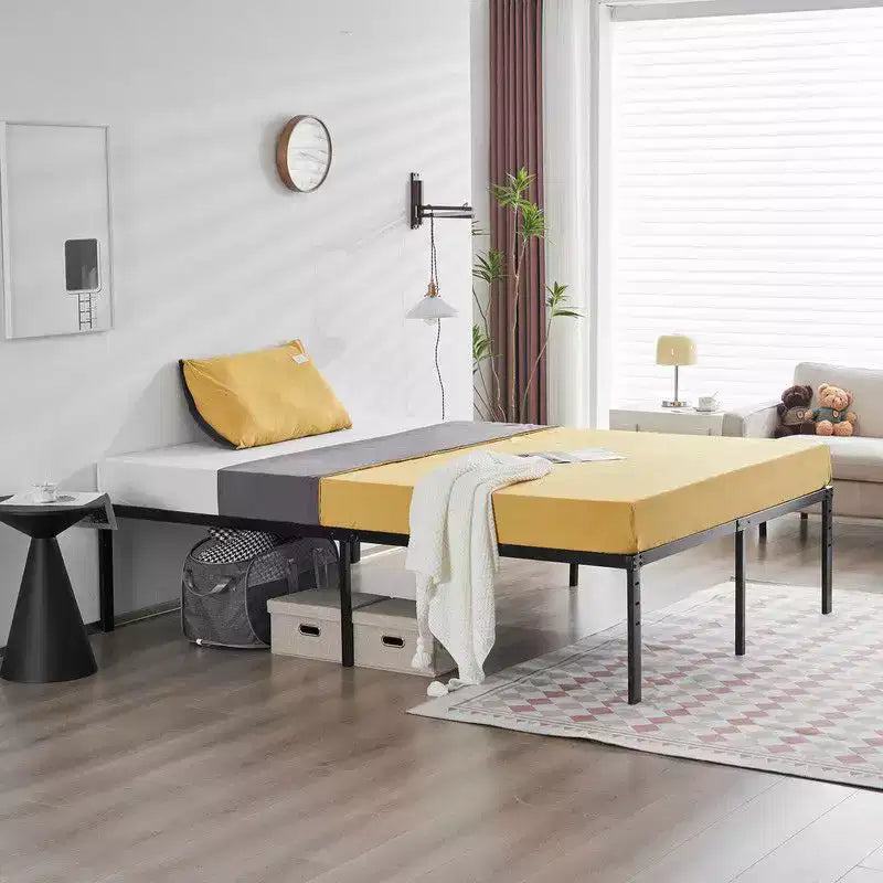 Lit plateforme Karl Home noir en métal, grand lit (queen size), hauteur 18 po