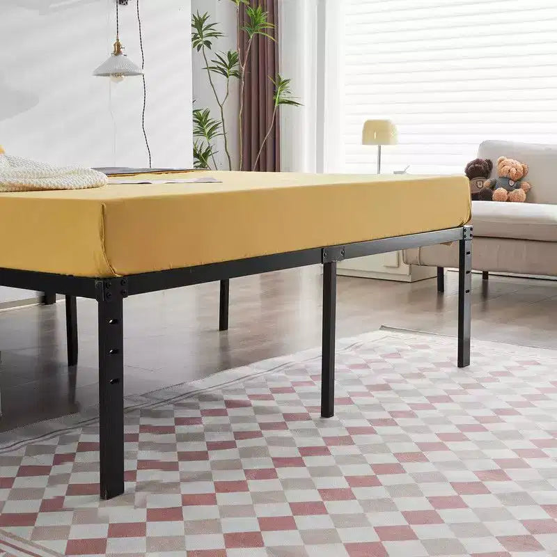 Lit plateforme Karl Home noir en métal, grand lit (queen size), hauteur 18 po