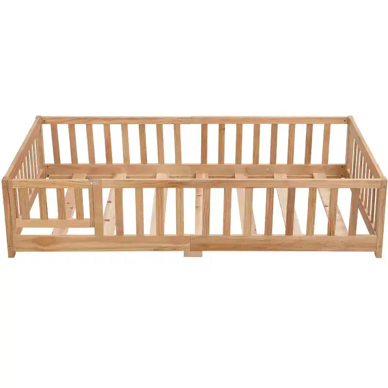 Lit double Okak avec tête de lit, cadre de lit plateforme en bois massif avec clôture, adapté aux enfants, bois de pin, naturel