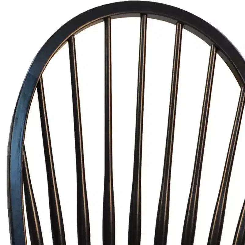 Chaise d'appoint de salle à manger HomeRoots en bois noir à dossier Windsor