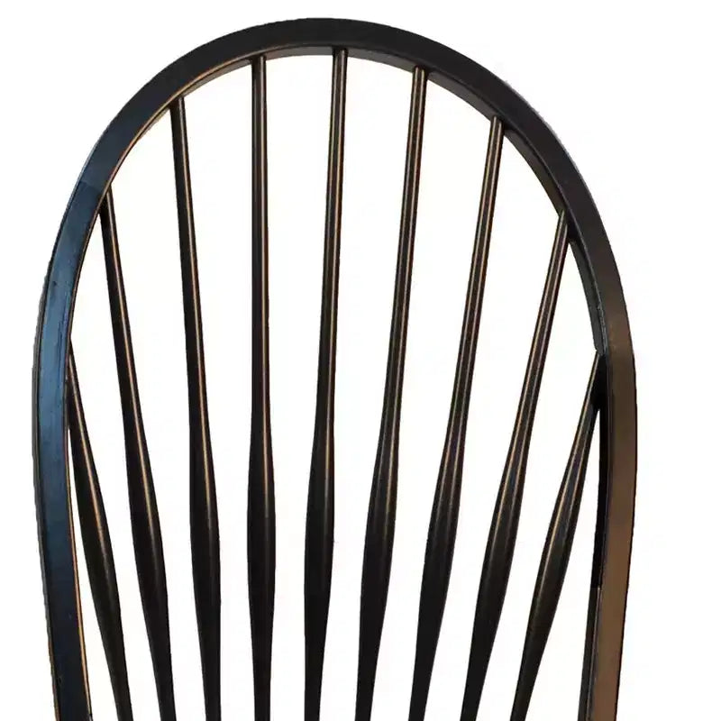 Chaise d'appoint de salle à manger HomeRoots en bois noir à dossier Windsor