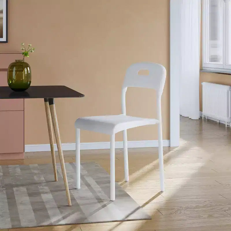 Chaises de salle à manger empilables en plastique avec pieds en métal pour salle de conférence, bureau, table de salle à manger, montage facile, résistant aux taches, utilisation intérieure et extérieure