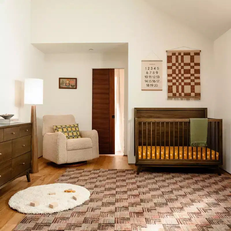 Lit de bébé convertible 4-en-1 Babyletto Palma Mid-Century avec kit de conversion pour lit de bambin