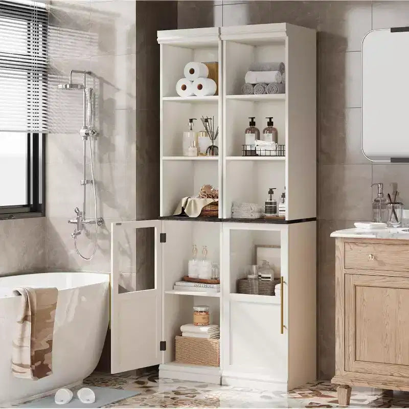 Meuble de salle de bain fin avec portes et étagères ouvertes, idéal pour les petits espaces. Ce meuble haut et étroit sur pied convient aux cuisines