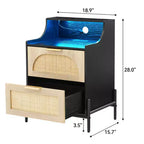 Lot de 2 tables de chevet en rotin et bois – Table de nuit avec station de recharge, lumières LED, ports USB et prises, modernes pour chambre à coucher, salon