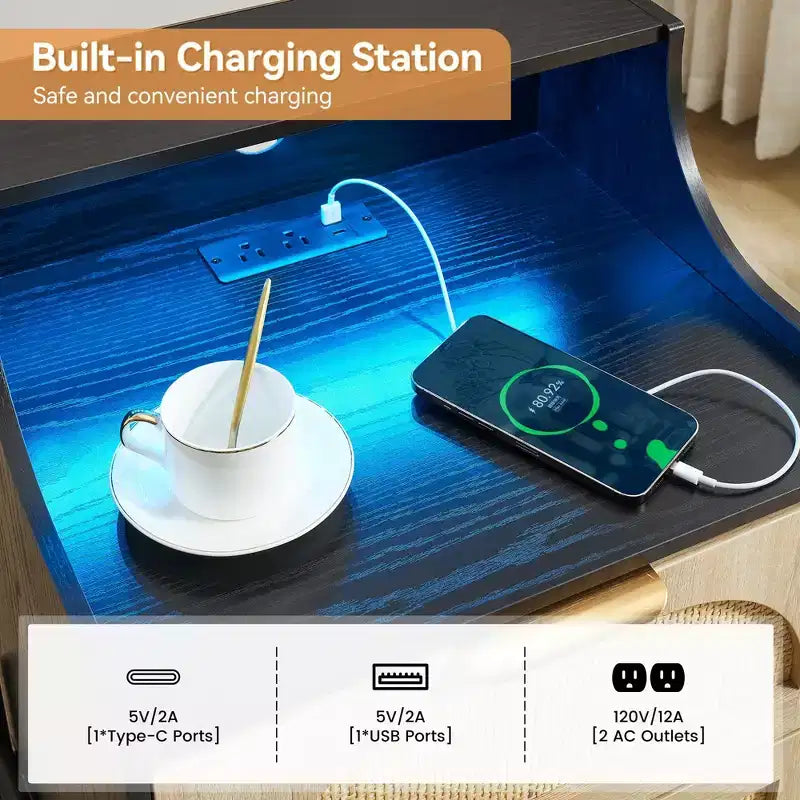 Lot de 2 tables de chevet en rotin et bois – Table de nuit avec station de recharge, lumières LED, ports USB et prises, modernes pour chambre à coucher, salon