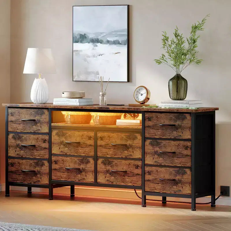Meuble TV pour téléviseurs de 65, 70, 75 pouces, commode longue à 10 tiroirs avec prises de courant, lumières LED, meuble TV de 63 pouces avec tiroirs de rangement