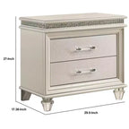 Table de chevet Royal Hampton à 2 tiroirs avec pieds en acrylique et accents en cristal, argent