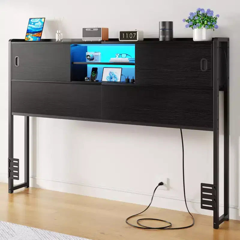 Tête de lit Besiost avec portes coulissantes et station de charge
