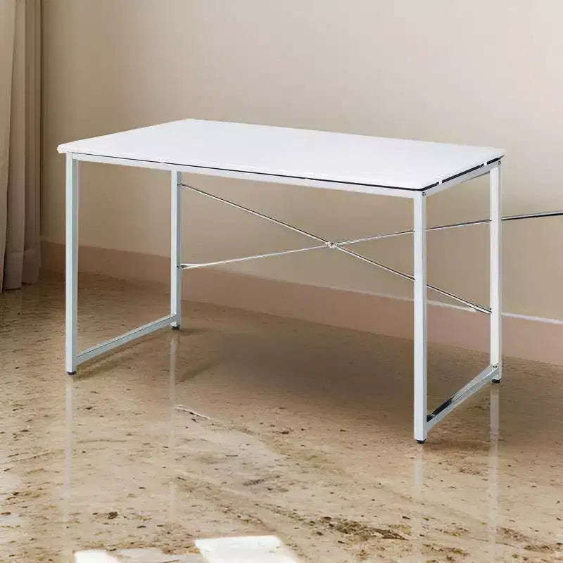 Bureau Royal Hampton avec barre transversale en X et finition chromée, blanc