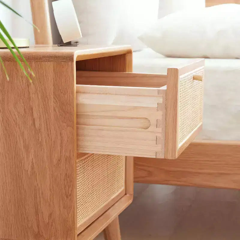 Table de chevet en chêne massif pur avec 2 tiroirs, armoire de chevet en bois avec façades de tiroirs en rotin, table de chevet minimaliste - Panipeachy
