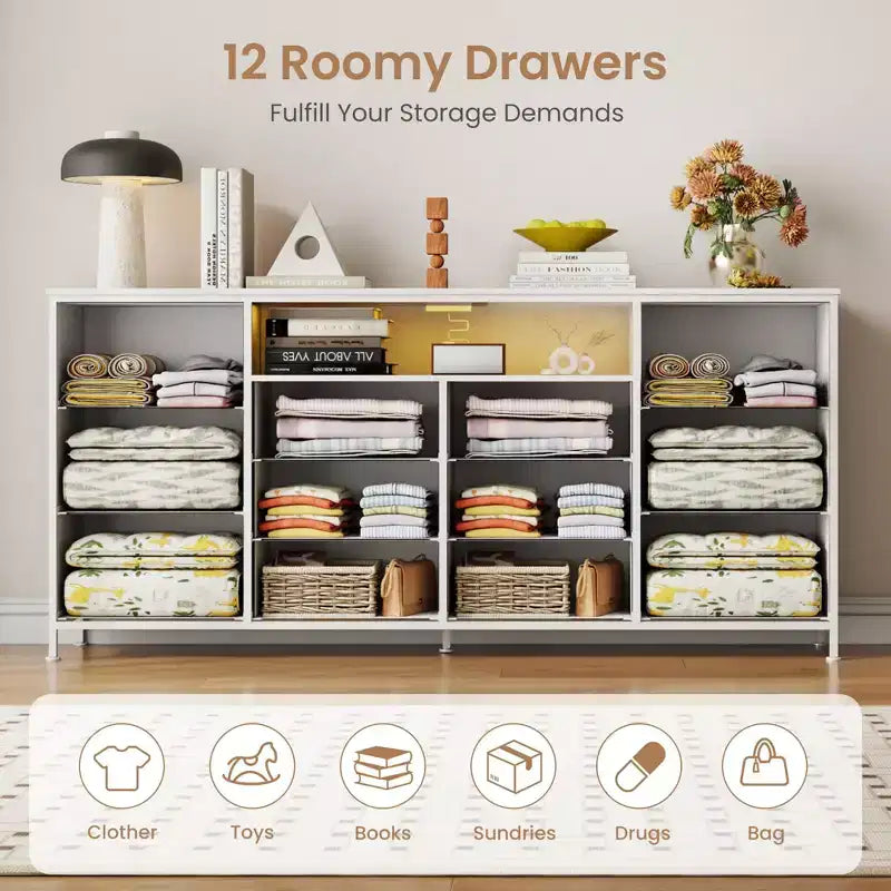 Commode 12 tiroirs Meuble TV pour téléviseur 65 70 75 pouces 63 L Commode longue blanche pour chambre à coucher avec lumières LED et prises de courant Tiroirs en tissu pour placard