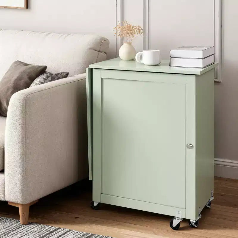 Table à coudre pliable VEVOR, Table de machine à coudre multifonctionnelle avec design compact, roulettes, chevilles en bois, plateaux de rangement et étagère, vert clair