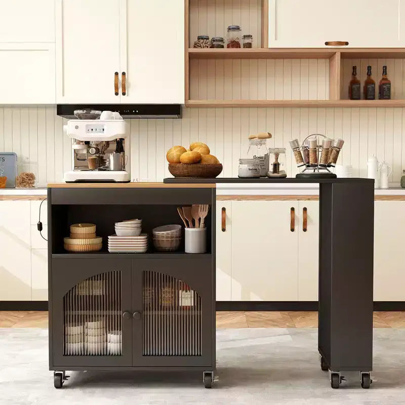 Îlot de cuisine sur roulettes AEELLEEA avec table extensible, chariot de rangement de cuisine roulant en MDF, 2 portes en verre cannelé, 3 étagères latérales ouvertes, noir