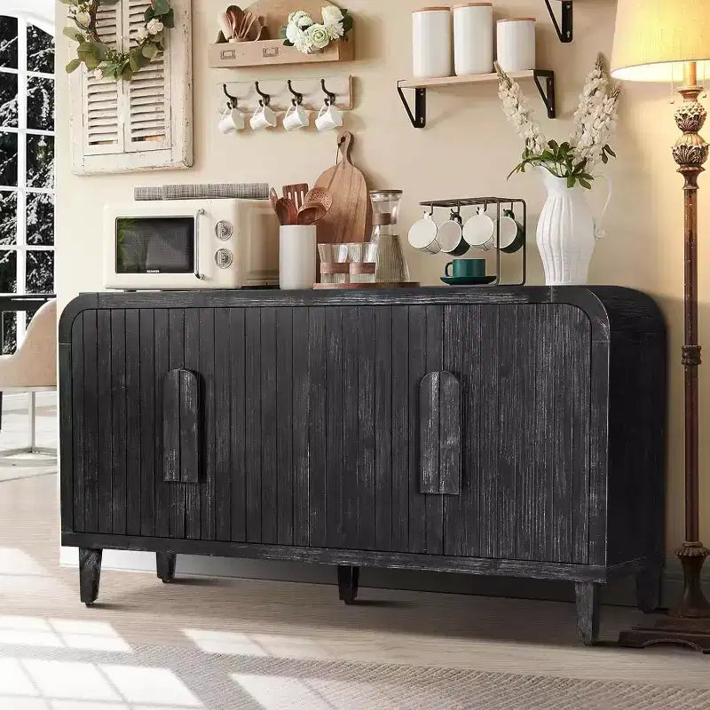 Buffet de rangement vintage incurvé Farmhouse 59 avec grandes poignées en bois, gravure de grain de bois vertical et étagères réglables