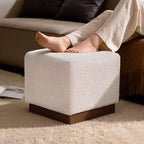 Bekrvio Cube Pouf Ottoman avec Base Effet Bois, Repose-pieds Rembourré en Laine d'Agneau/Cuir avec Cadre en Bois d'Acacia Massif (227 kg), Ottoman de Salon
