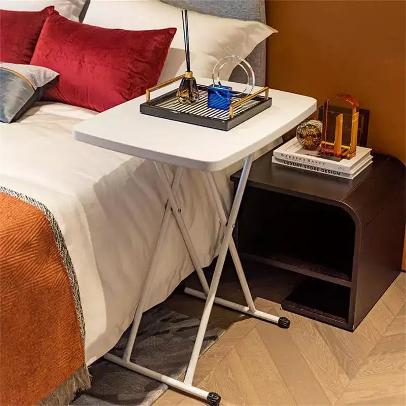 Petite table pliante réglable en hauteur, plateau TV pliable en plastique portable avec cadre en X en métal, table rectangulaire pour ordinateur portable pour chambre à coucher ou salon