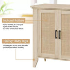 Bahut en rotin. Meuble de rangement avec 2 portes en rotin et pieds en bois massif. Meuble de cuisine en bois avec plan de travail.