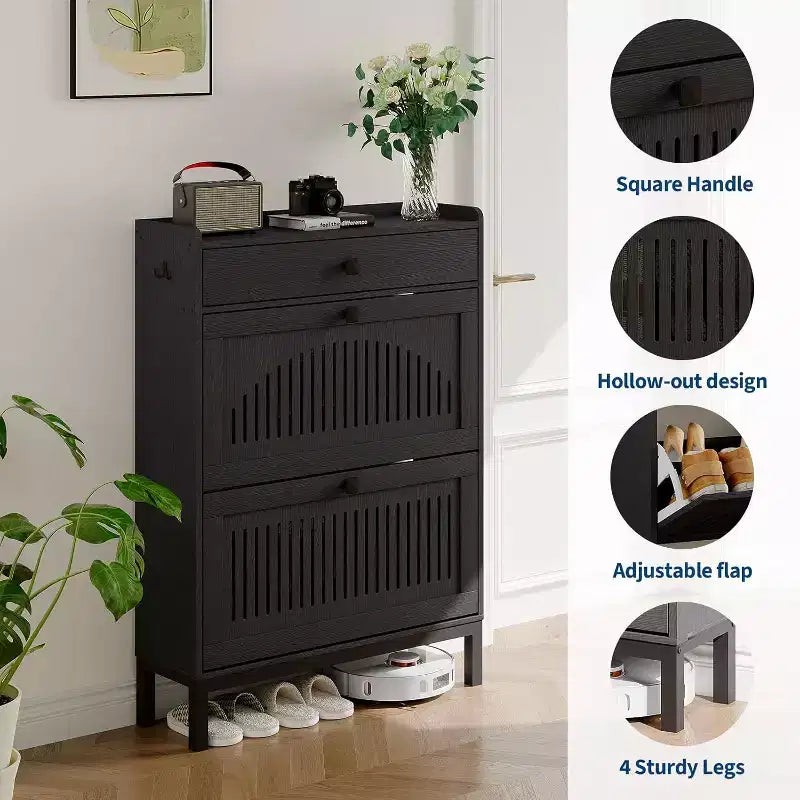 Meuble à chaussures avec 2 tiroirs basculants et un tiroir supérieur, panneau ajouré et poignées carrées noires, range-chaussures réglable pour entrée