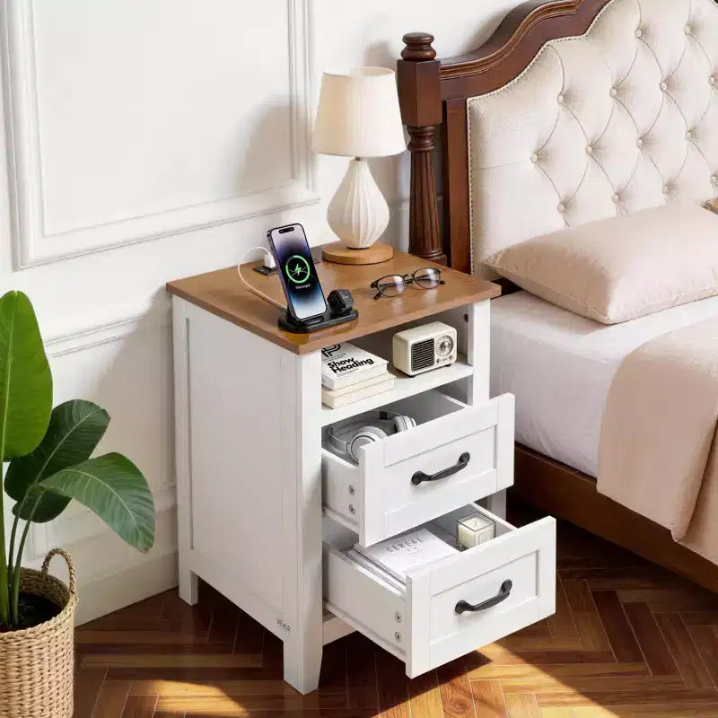 Table de chevet de ferme VEVOR, avec station de charge, table d'appoint avec 2 tiroirs et étagère ouverte, meuble de rangement de chevet, avec port USB et prises AC, blanc