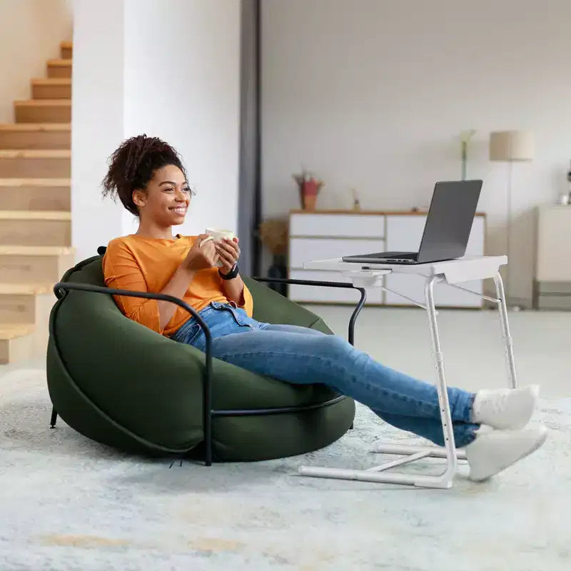 Plateau TV avec porte-gobelets, table d'appoint portable en forme de C, réglable 6 hauteurs 3 angles d'inclinaison pour salon, chambre, blanc