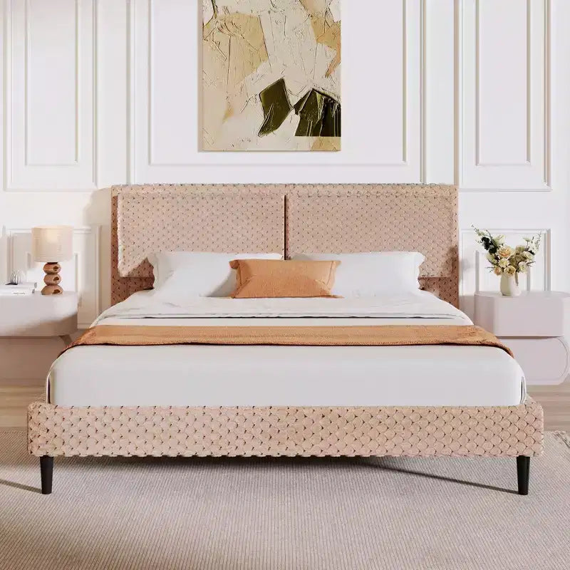 Cadre de lit en peluche de couleur camel avec dossier doux à deux zones, bords arrondis et support stable et silencieux pour des chambres confortables, King