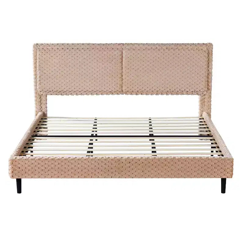 Cadre de lit en peluche de couleur camel avec dossier doux à deux zones, bords arrondis et support stable et silencieux pour des chambres confortables, King
