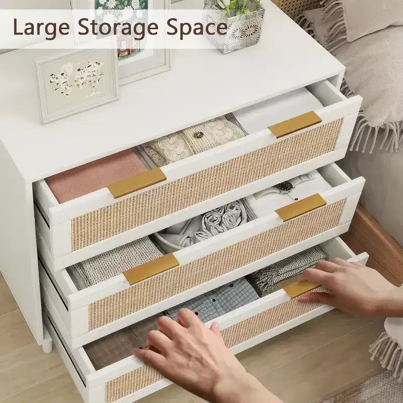 Commode en rotin TYBOATLE, commode à 3 tiroirs avec détails en cannage bohème, organisateur de rangement moderne du milieu du siècle pour chambre à coucher, salon