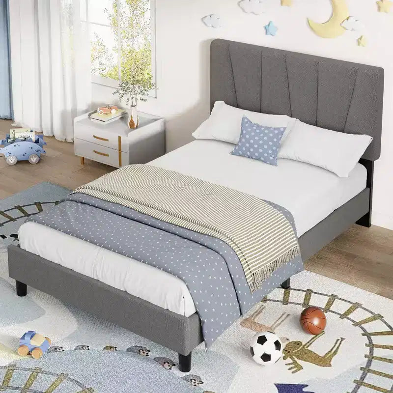 Cadre de lit plateforme simple pour enfants, tête de lit rembourrée en lin et support à lattes en bois, base de matelas silencieuse/aucun sommier tapissier requis