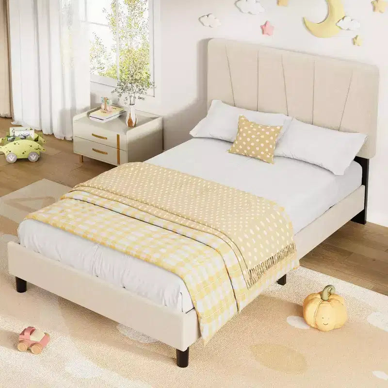 Cadre de lit plateforme simple pour enfants, tête de lit rembourrée en lin et support à lattes en bois, base de matelas silencieuse/aucun sommier tapissier requis