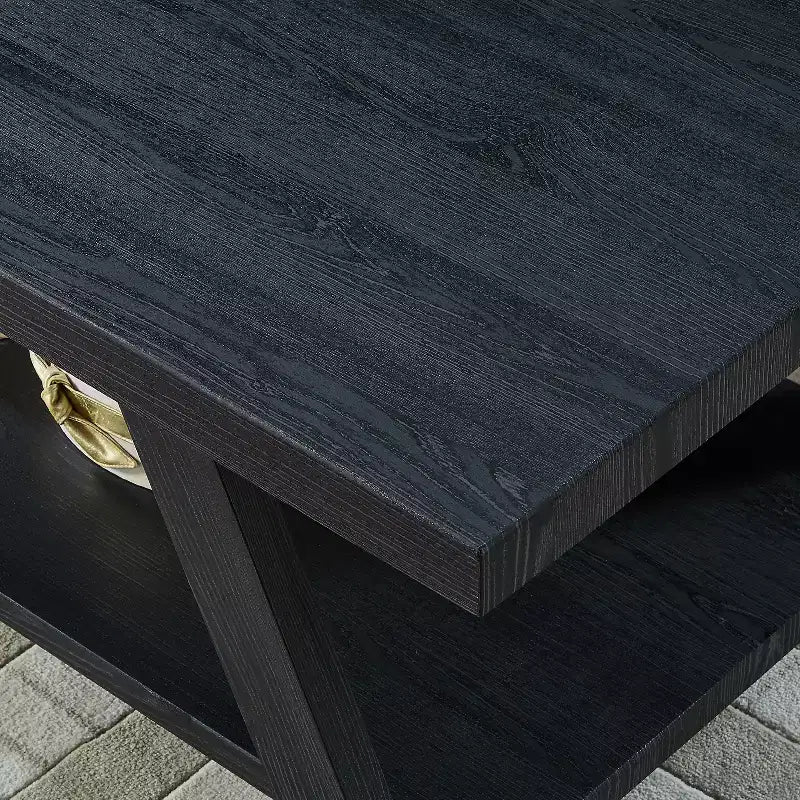 Petite marque de jouets amusants Table basse de style bois répliqué contemporain d'Athènes, finition noire