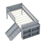 Cadre de lit jumeau avec étagère de rangement, toboggan et échelle, lit plateforme en bois avec garde-corps, gris