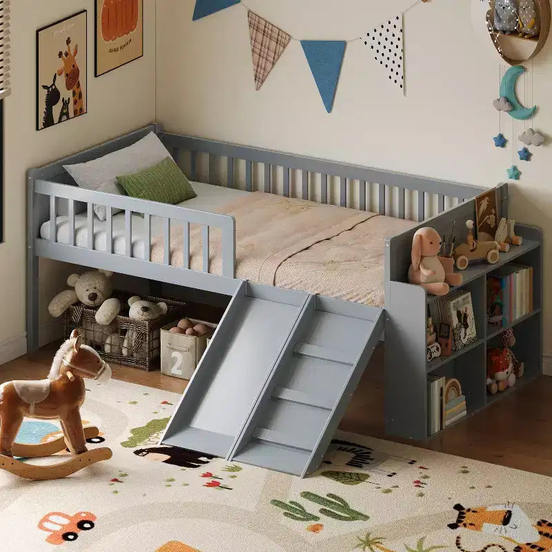 Cadre de lit jumeau avec étagère de rangement, toboggan et échelle, lit plateforme en bois avec garde-corps, gris
