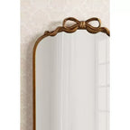 Miroir arqué Kate and Laurel Arendahl Ribbon, Or, 19x29