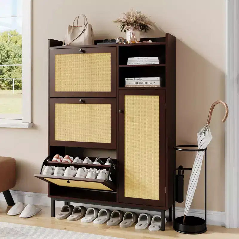 Meuble à chaussures pour entrée, Meuble à chaussures autoportant avec 3 tiroirs basculants et 5 étagères, Meuble de rangement à chaussures en rotin naturel