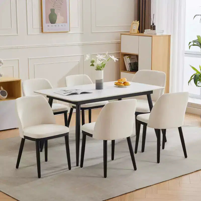 Lot de 2 chaises de salle à manger tapissées en lin. Dossier incurvé et pieds en bois de style Mid-Century pour cuisine et salon