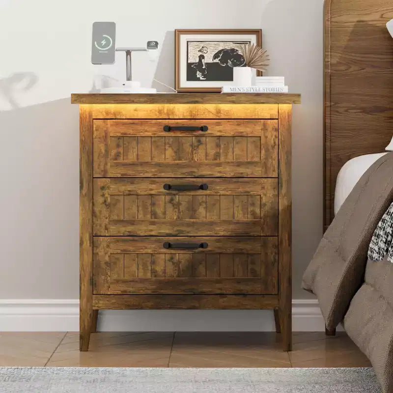 Table de chevet commode à 3 tiroirs avec station de charge et lumières, commode en bois moderne, meuble de rangement pour chambre et placard