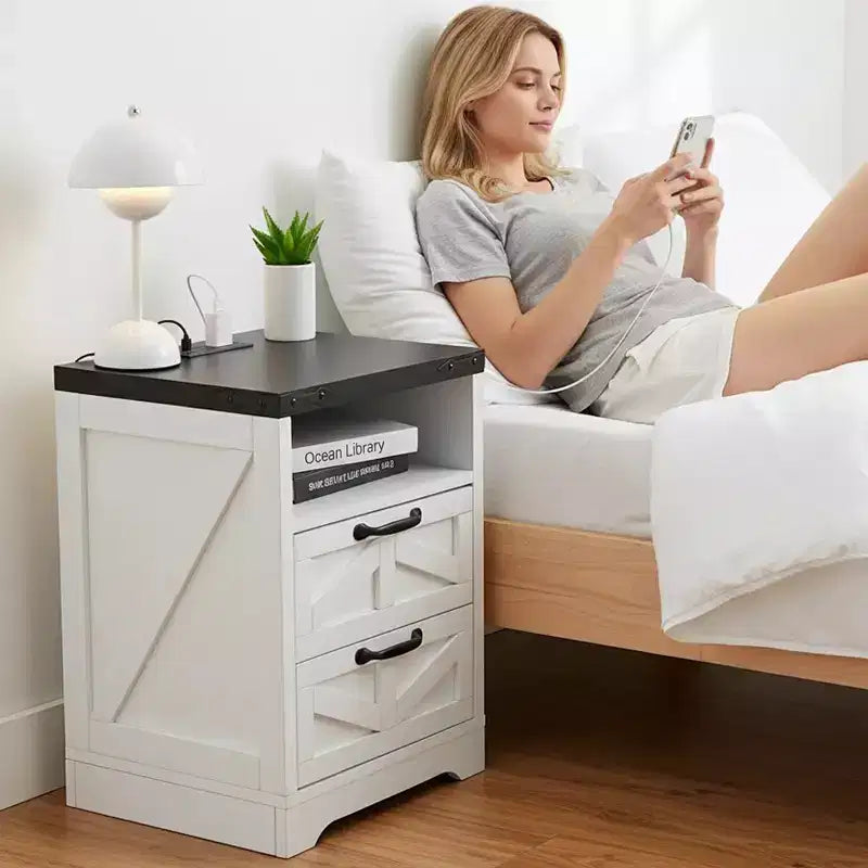 Lot de 2 tables de chevet de ferme avec station de recharge 2 tiroirs, USB, Type-C et prises CA, table d'appoint avec rangement pour chambre ou salon