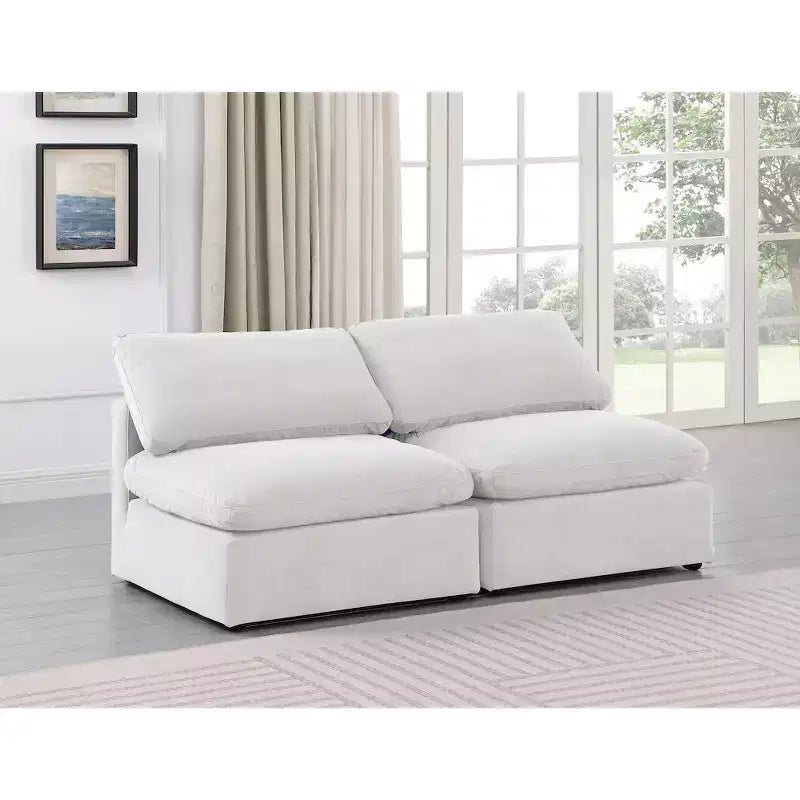 Canapé modulable en velours crème Indulge Meridian Furniture